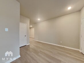 6815 Titan Pk in Converse, TX - Building Photo - Building Photo