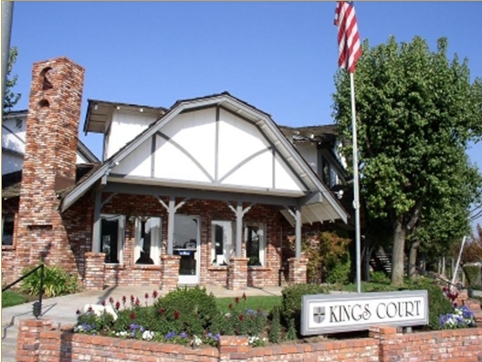 Kings Court Apartments in Fresno, CA - Building Photo