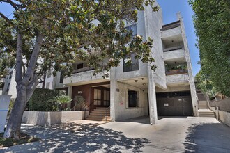 222 N Rose St, Unit 205 in Burbank, CA - Foto de edificio - Building Photo