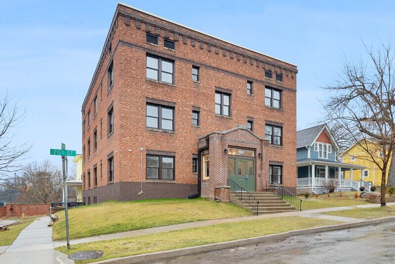 702 20th St in Des Moines, IA - Foto de edificio