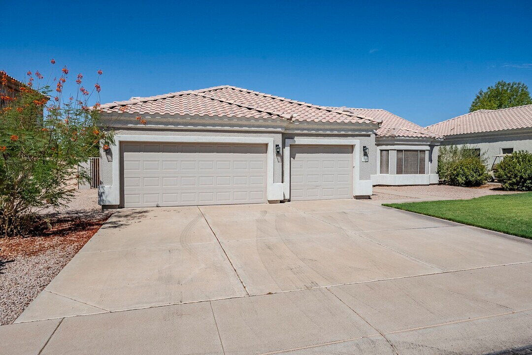 760 N Swan Dr in Gilbert, AZ - Building Photo