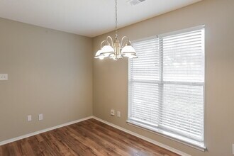 6500 Cornwall Rd in Horn Lake, MS - Foto de edificio - Building Photo