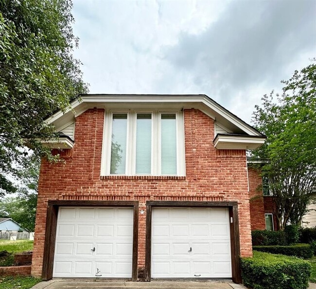 4842 Green Trail Dr in Houston, TX - Building Photo - Building Photo