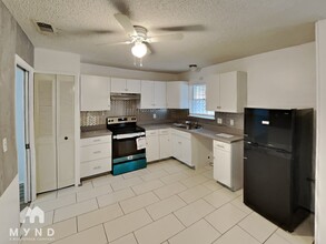 6802 Neston Dr in San Antonio, TX - Building Photo - Building Photo
