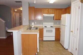 599 Fox Creek Crossing in Woodstock, GA - Building Photo - Building Photo