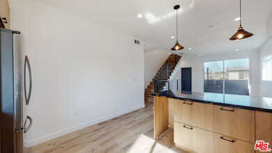 2302 Hauser Blvd-Unit -1/2 in Los Angeles, CA - Building Photo - Building Photo