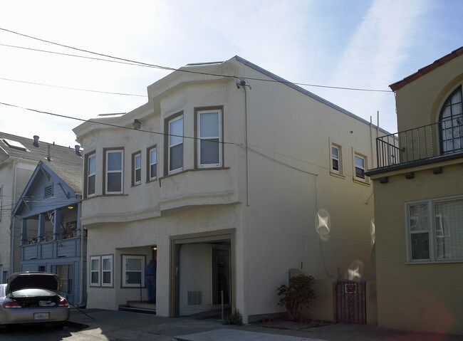 1215 Wanda St in Crockett, CA - Foto de edificio - Building Photo