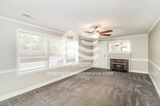 720 Bryant Rd in Pelzer, SC - Foto de edificio - Building Photo