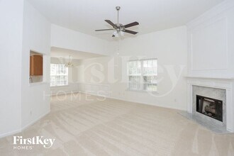 7703 Nicolette Ct in Charlotte, NC - Building Photo - Building Photo
