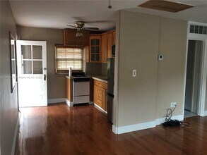 1795 SW 16th St in Miami, FL - Building Photo - Building Photo