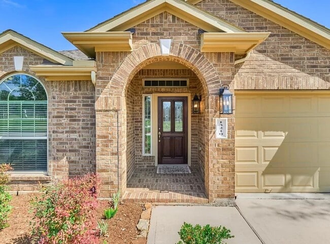 13210 Raintree Dr in Montgomery, TX - Foto de edificio - Building Photo