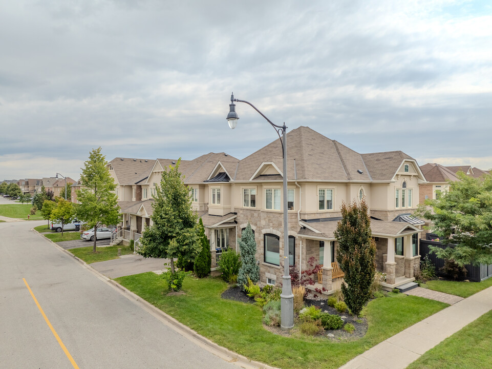 38 Merrickville Way in Brampton, ON - Building Photo