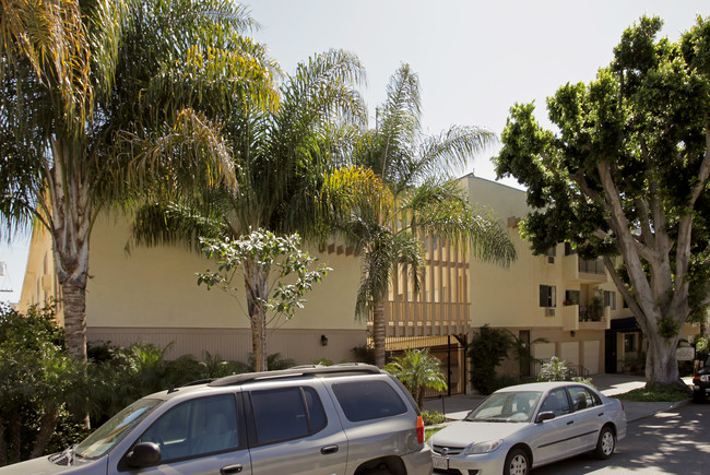 Camden Gardens Apartments in Los Angeles, CA - Building Photo - Building Photo