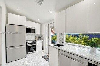 3305 NE 16th Ct in Fort Lauderdale, FL - Building Photo - Building Photo