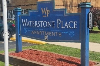 Waterstone Place Apartments in Warren, OH - Building Photo - Building Photo