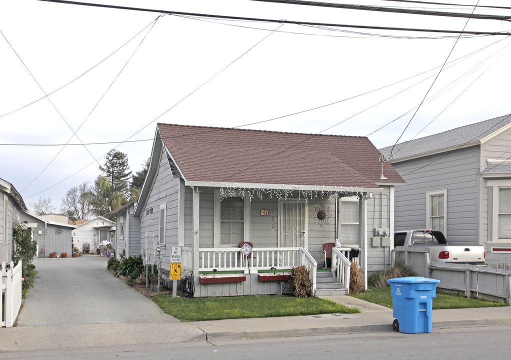 764-766 South St in Hollister, CA - Building Photo