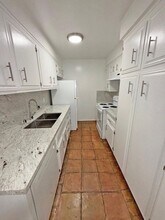 12235 Pacific Ave in Los Angeles, CA - Foto de edificio - Building Photo