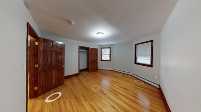 36 Speridakis Ter, Unit 1 in Cambridge, MA - Foto de edificio - Building Photo