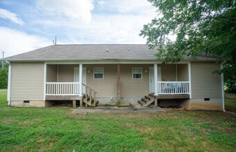 804 2nd St NE, Unit #A in Jacksonville, AL - Building Photo - Building Photo