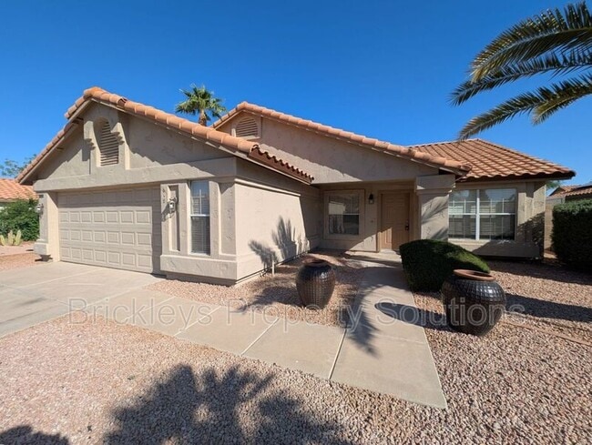 property at 618 W Tumbleweed Rd