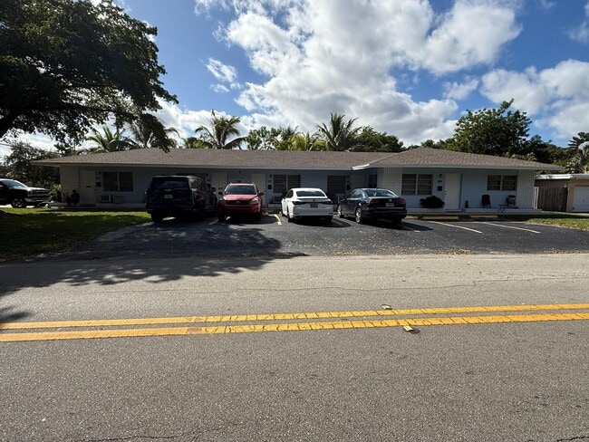 828 NE 16th St in Fort Lauderdale, FL - Building Photo - Building Photo