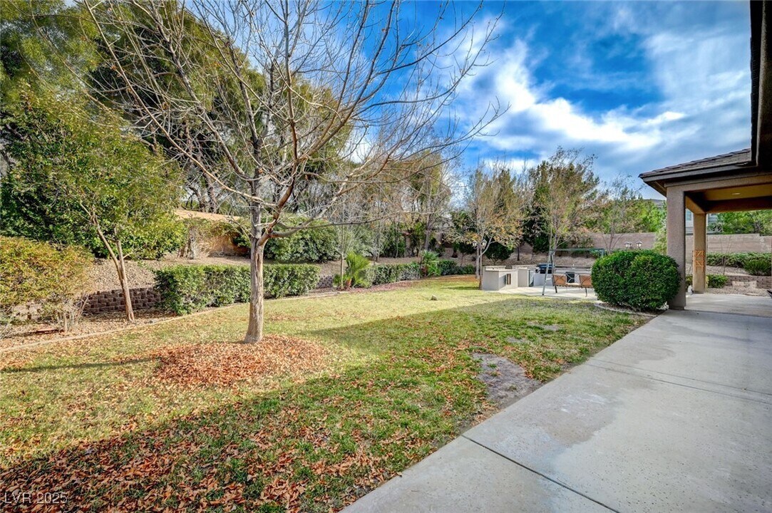 6 Holly Tree Ct in Henderson, NV - Building Photo