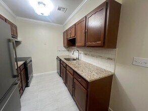 195 Newcastle Ct in Ridge, NY - Building Photo - Building Photo