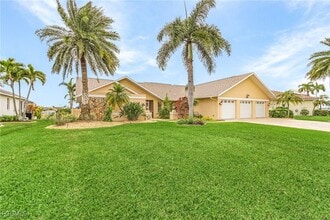 2408 SW 39th Terrace in Cape Coral, FL - Building Photo - Building Photo