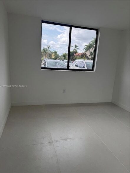 8261 NW 8th St, Unit 130 in Miami, FL - Foto de edificio - Building Photo