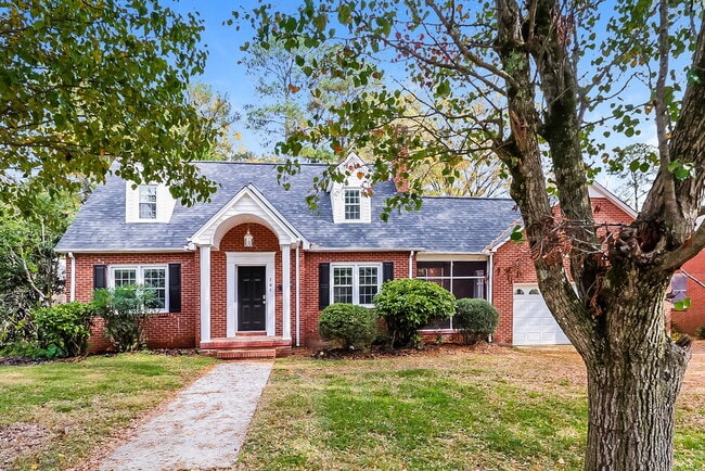 property at 305 S Mulberry St