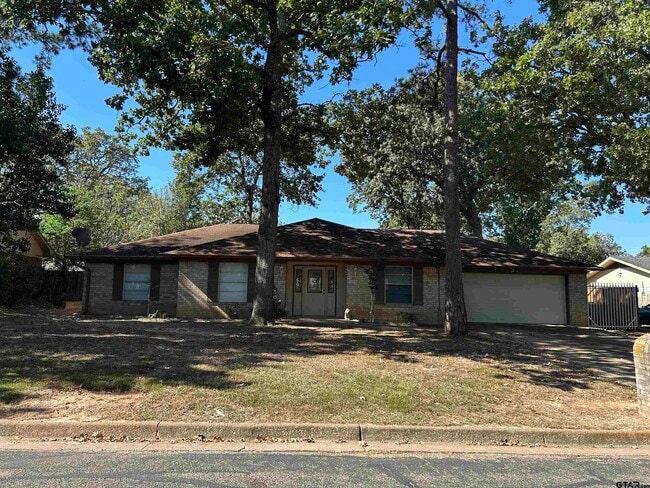 property at 4615 Edinburgh Dr