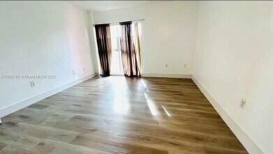 8775 Park Blvd in Miami, FL - Building Photo - Building Photo