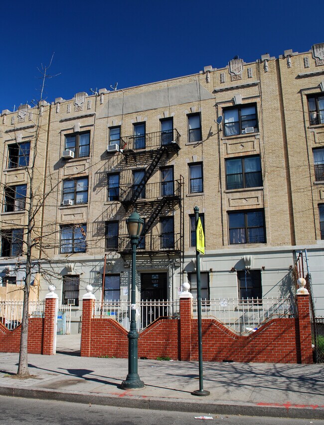 1057 Eastern Pky in Brooklyn, NY - Building Photo - Building Photo