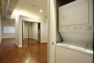 Sleek Lofts in Denver, CO - Building Photo - Interior Photo