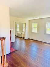196 Woodrow Ave in Fairfield, CT - Foto de edificio - Building Photo