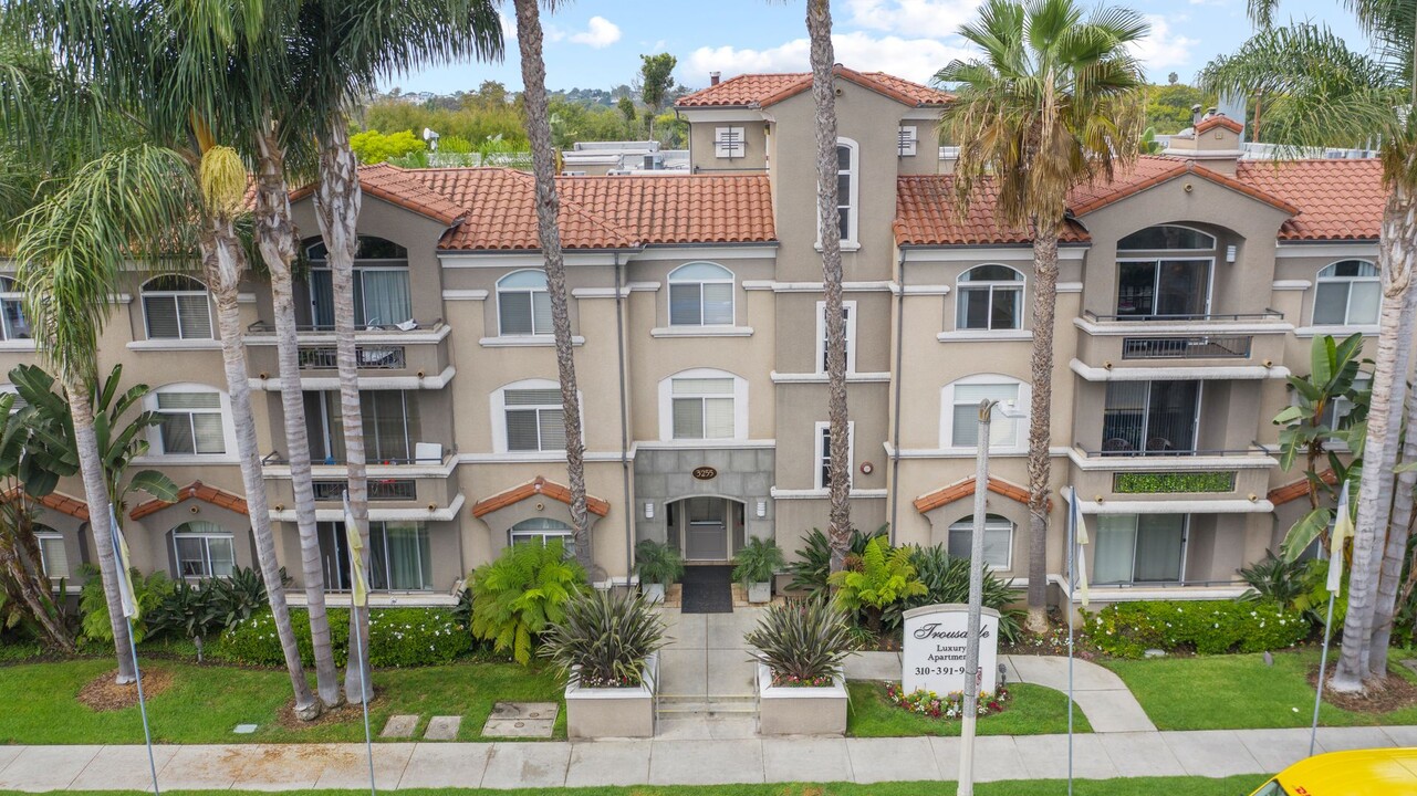 Trousdale Apartments in Los Angeles, CA - Building Photo