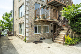 2822 Batchelder St in Brooklyn, NY - Building Photo - Building Photo