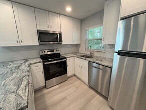 1327 84th Ave N in St. Petersburg, FL - Building Photo - Building Photo