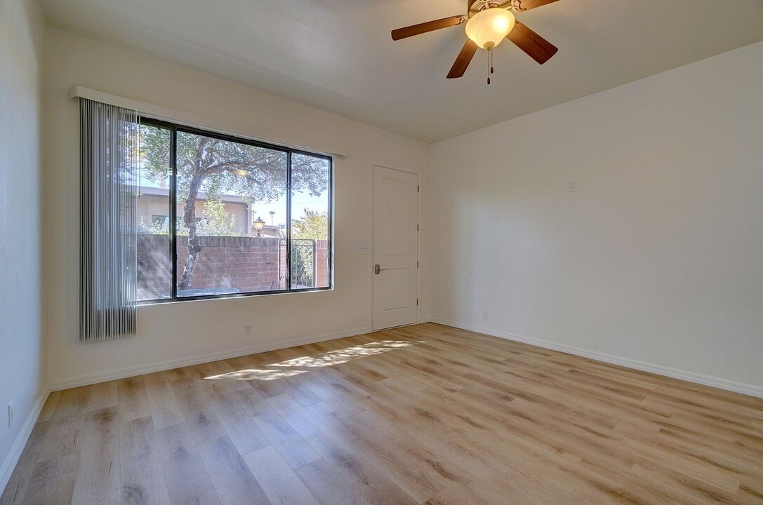 Riverside Suites in Tucson, AZ - Building Photo