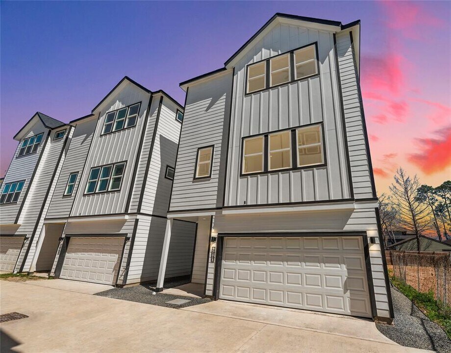424 Sikes St in Houston, TX - Building Photo