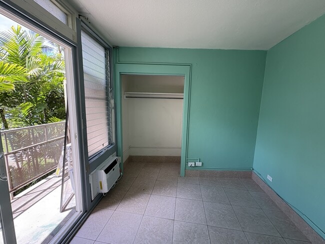 2126 Lau‘ula St in Honolulu, HI - Building Photo - Building Photo