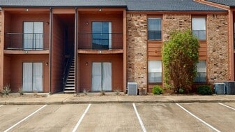 904 University Oaks Blvd, Unit 20 in College Station, TX - Building Photo