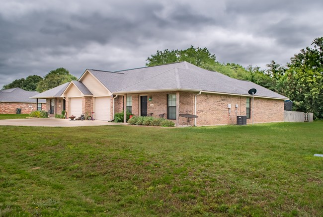 Country Meadows in Lindale, TX - Building Photo - Building Photo