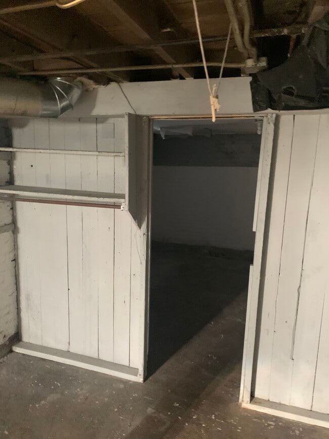 3422 Daisy Ave, Unit 3422 in Cleveland, OH - Foto de edificio - Building Photo