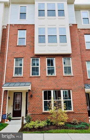 773 Mount Airy Ter NE, Unit 1019 in Leesburg, VA - Building Photo
