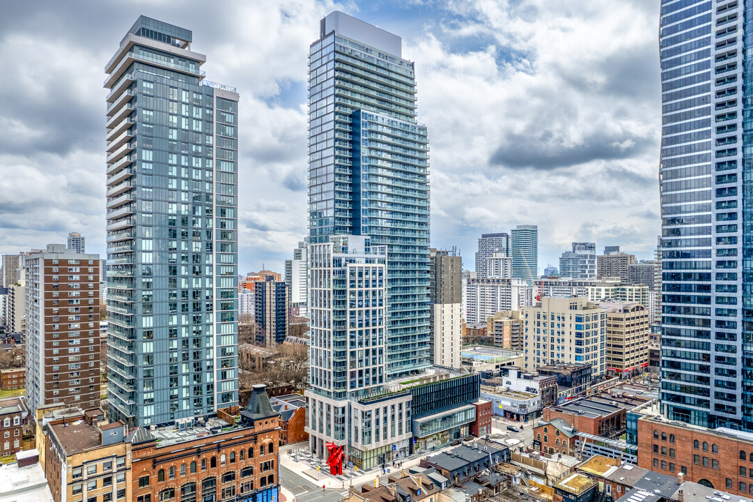 The Gloucester on Yonge in Toronto, ON - Building Photo