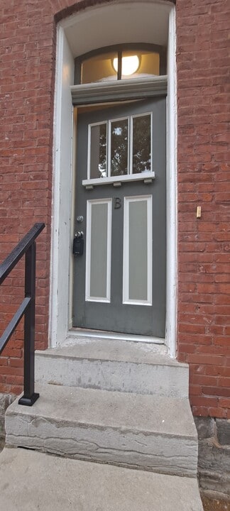 1217 Lami St, Unit 1217B Apt 1W in St. Louis, MO - Building Photo