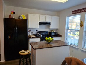 2014 Mission Eagle in San Antonio, TX - Foto de edificio - Building Photo