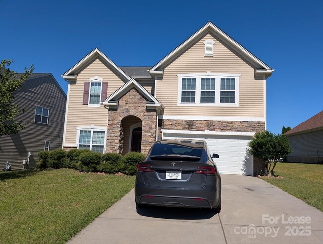 1552 Moss Creek Dr in Harrisburg, NC - Building Photo - Building Photo