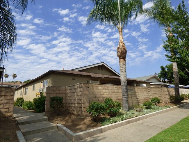 3025 Garnet Ln, Unit D in Fullerton, CA - Building Photo - Building Photo